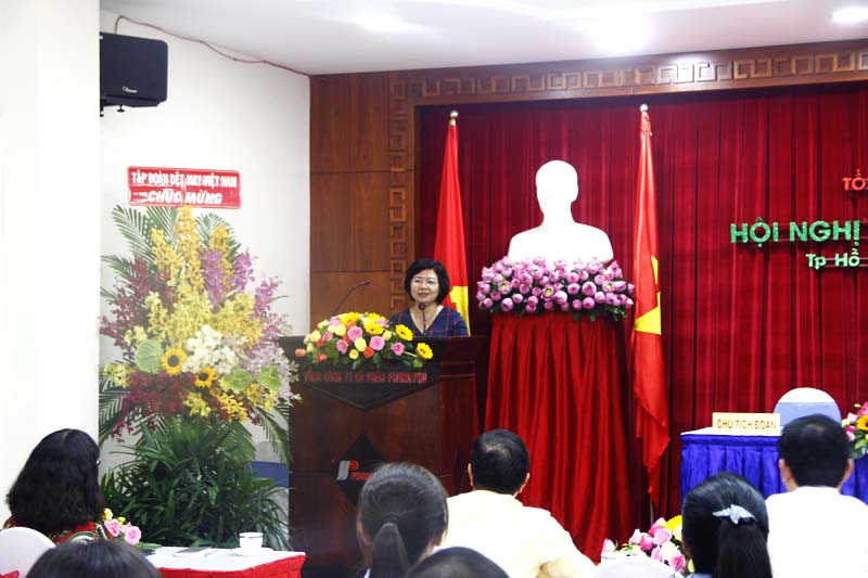 Bà Nguyễn Thị Thủy– Phó Chủ tịch Công đoàn Dệt may Việt Nam phát biểu chỉ đạo Hội nghị